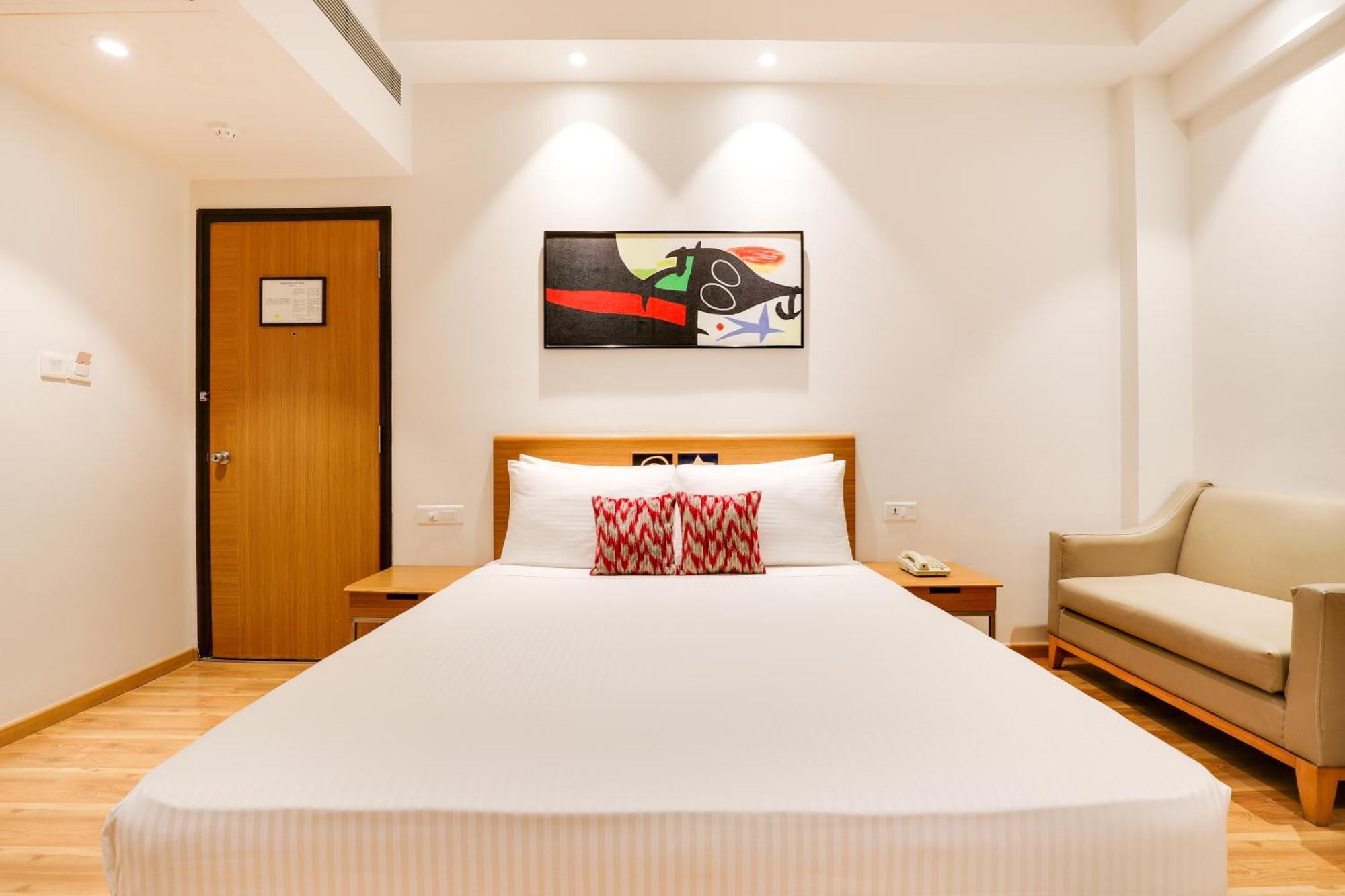 Lemon Tree Hotel Chandigarh Exterior photo