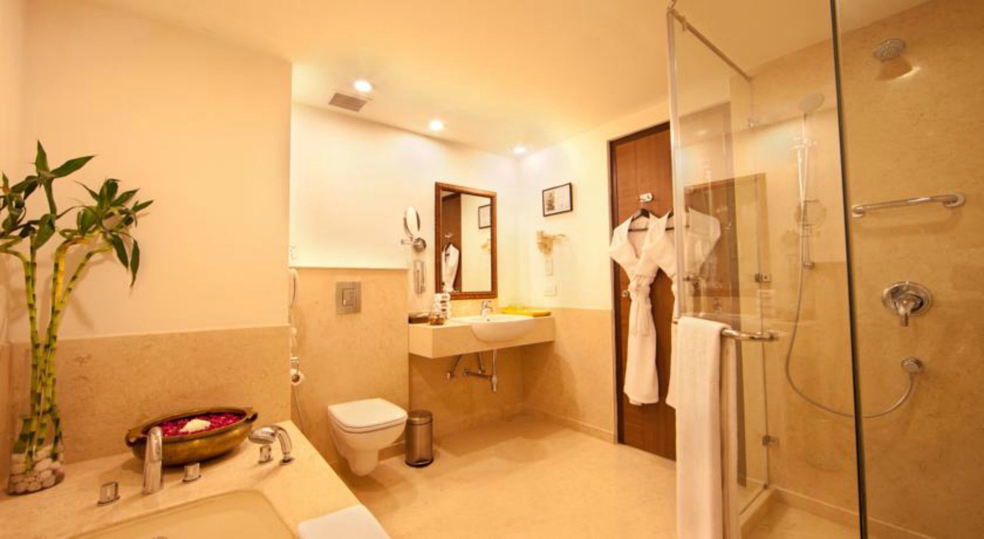 Lemon Tree Hotel Chandigarh Exterior photo